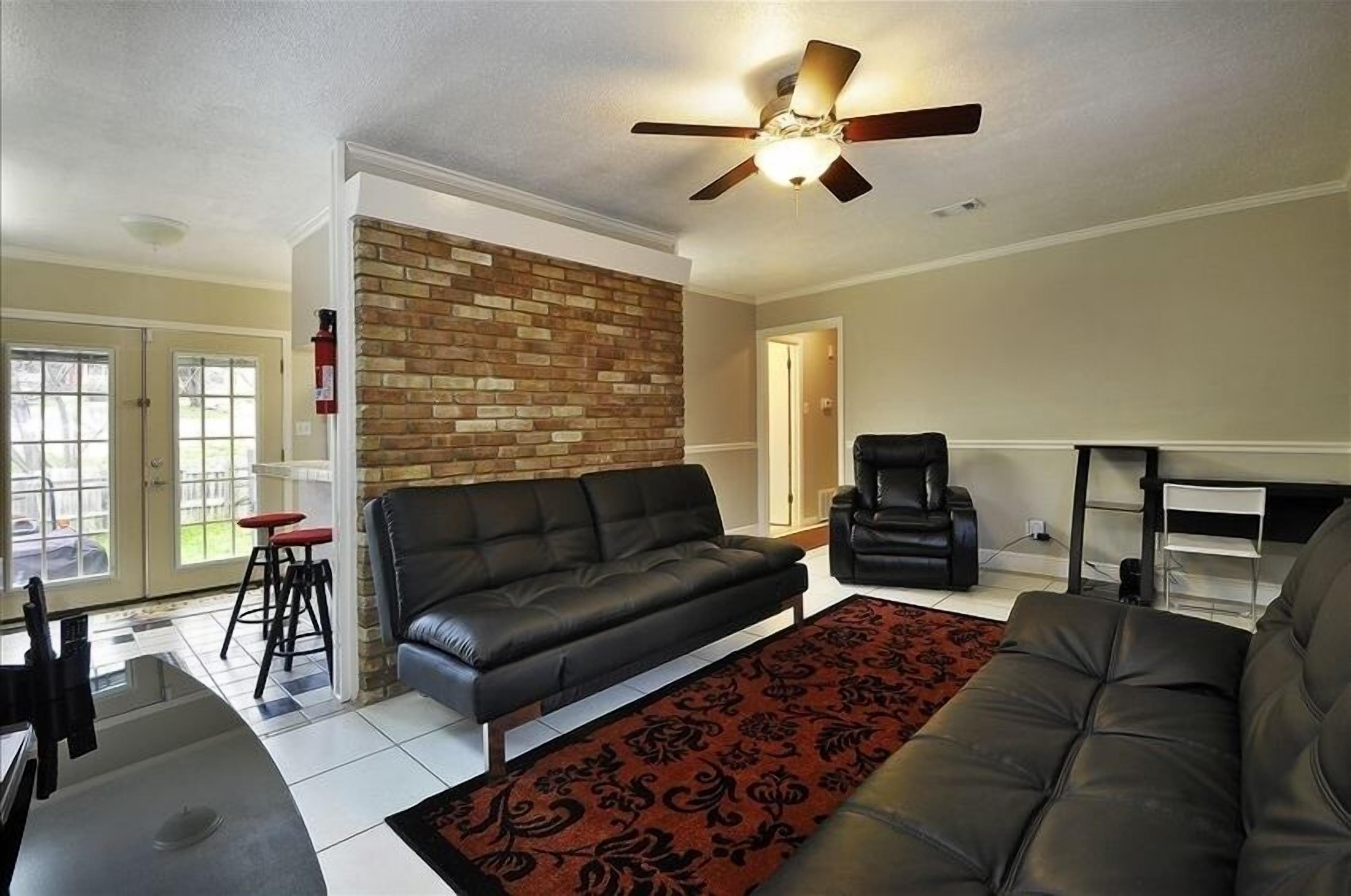 Een smart-tv en een dvd-speler