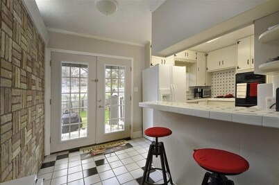 Available!! Hot Spot! Water View of Lake Austin, Across St. From Hula Hut!