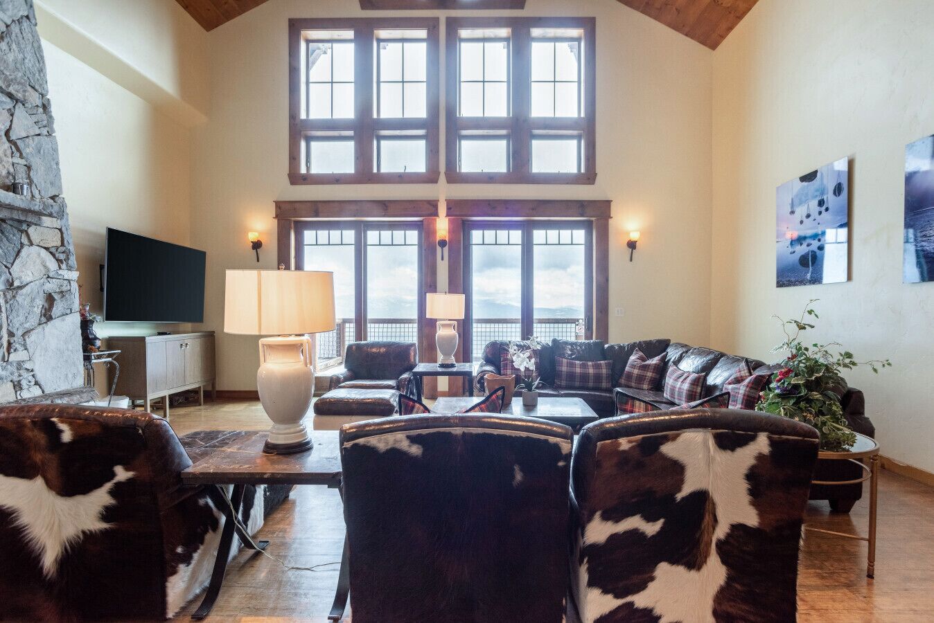 TV, fireplace, DVD player