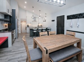 Dining - Newly Remodeled Luxury Vail Valley Condo 3 BR/3 Bath  Private Ski Shuttle (Avon)