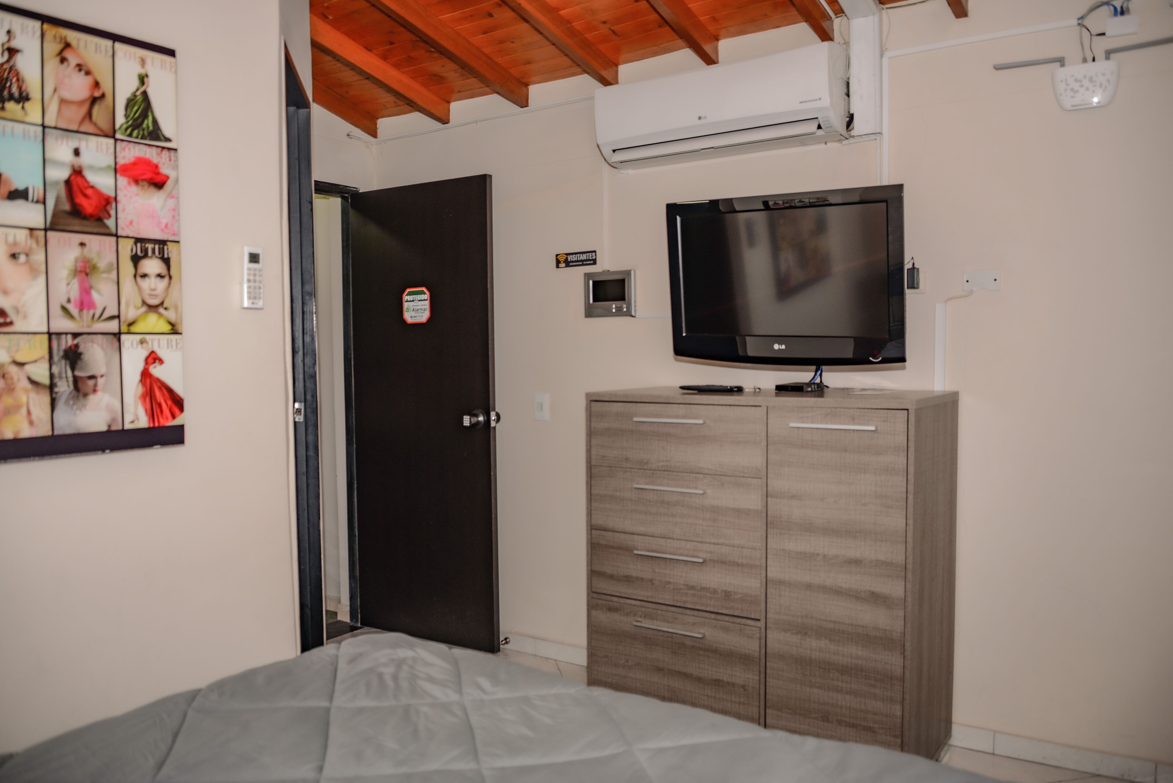 1 chambre, bureau, fer et planche à repasser, Wi-Fi