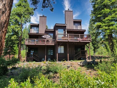 4BD/3BA Northshore Condo Lakeview 2 Master Suites Sleeps up to 8 Great Value