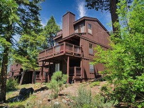 Exterior - 4BD/3BA Northshore Condo Lakeview 2 Master Suites Sleeps up to 8 Great Value (Tahoe City)
