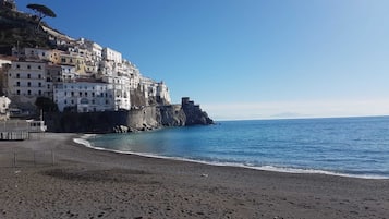 Sun-loungers, beach towels