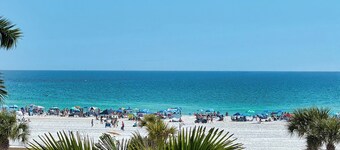 ⭐️ Luxury Coastal Retreat, 60 Steps to World-Famous Siesta Key Beach! ⭐️ 