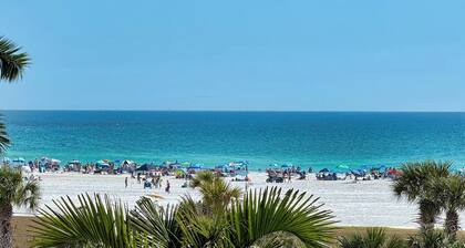 Luxury Beachside Retreat, only 60 steps to Siesta Key Public Beach!