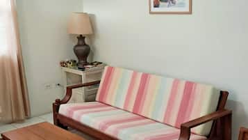 Een smart-tv en een stereo