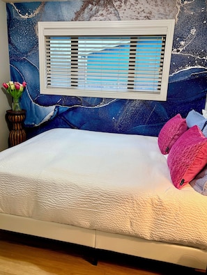 3 bedrooms, desk, iron/ironing board, travel crib