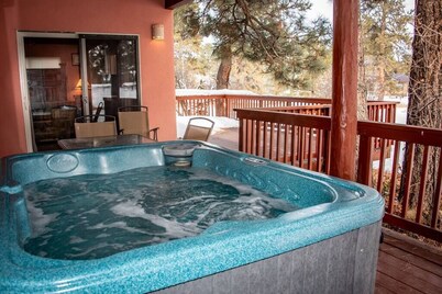5 STAR ADOBE HOME HOT TUB WALK TO LAKE FISH HIKE RECREATION