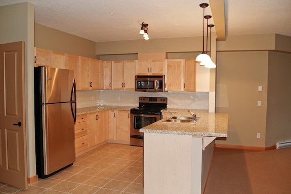 Kitchen with eating bar
