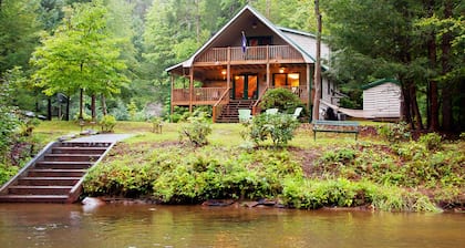 River Mist Blockhaus, Waterfront, HotTub, Angeln, WiFi, Feuerstelle, Blue Ridge