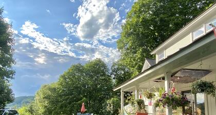 Artful Lodging & Retreats Civil War Infirmary 2nd Fl'r 3 Bdrm Apt Montpelier VT