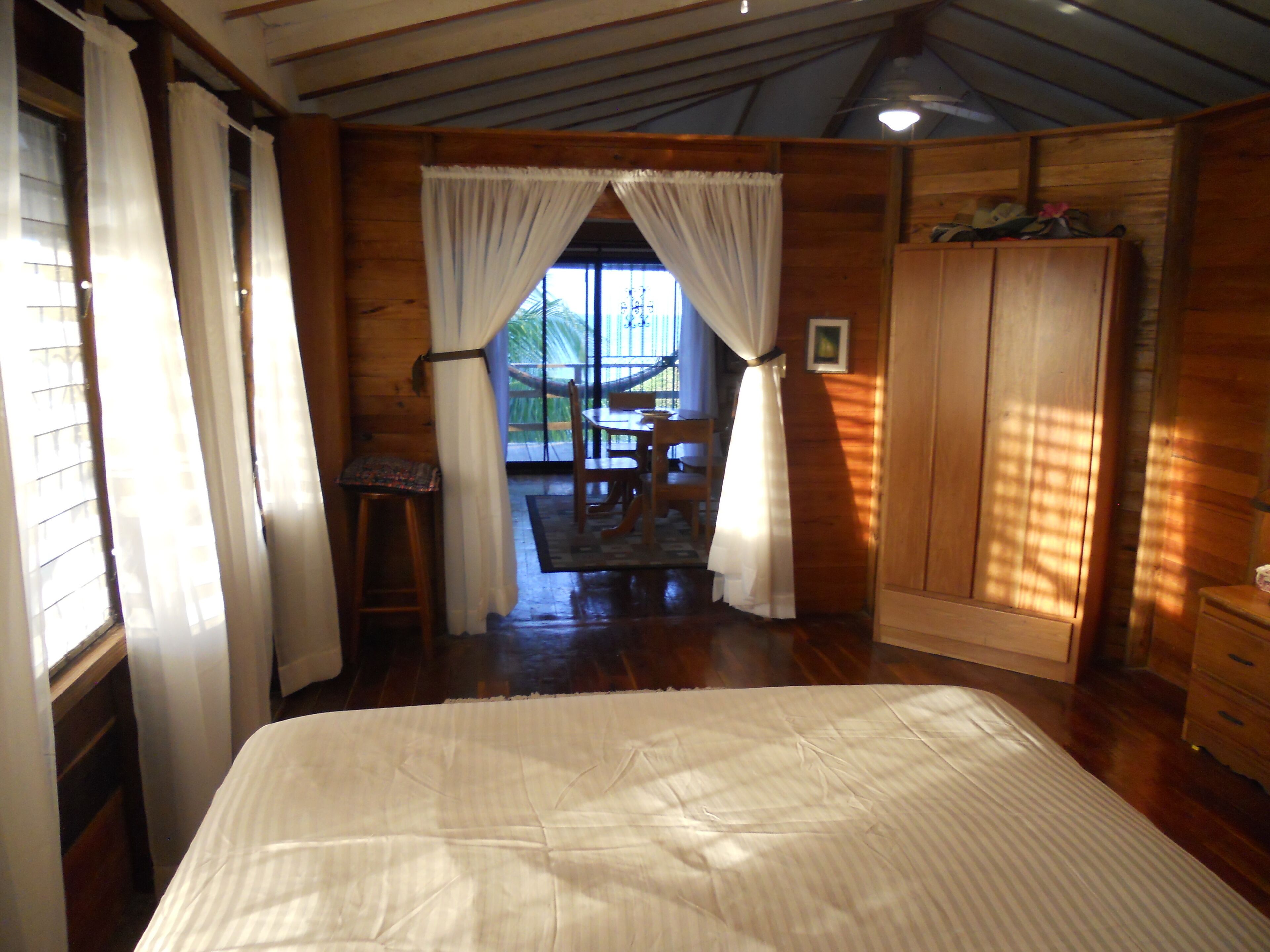 1 室のベッドルーム、セーフティボックス (室内)、デスク、WiFi (無料)