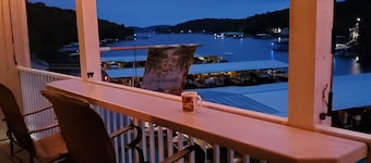 Recién actualizado Lakefront Condo! Duerme 8