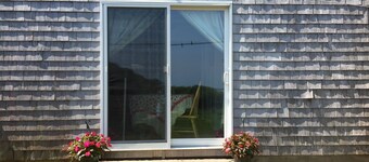 1 Schlafzimmer Guest Cottage mit Blick auf das Wasser