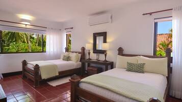 4 bedrooms, desk, iron/ironing board, travel crib