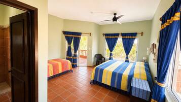 3 bedrooms, in-room safe, WiFi (free), bed sheets