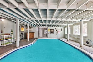 Utendørsbasseng og et oppvarmet basseng