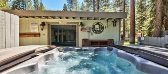 Pool, 3 Bed, 2 Bad, Hot Tub, Ved Floden, Kid & Dog OK BBQ, Gårdhave, Række dæk,