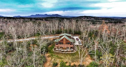 💖 Beautiful Lake Lure Log Cabin Home • Amazing Mountain Views • Fun Game Room 💖