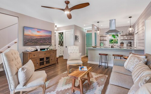 New! The Aloha Cottage in Puamana, Maui Hawaii