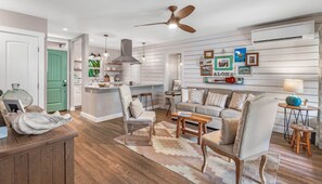 Télévision, lecteur de DVD, livres, chaîne hi-fi