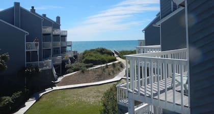 April Special 4 day 650.00!! Gulf View in Barrier Dunes! 2BD/2BA, Screened Porch