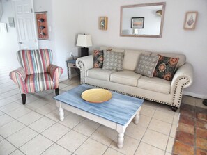 Älytelevisio, takka, kirjoja