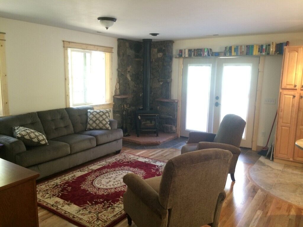 Moon Creek Cabin - Peace and Solitude - Stream Side - Privacy - Hiking 