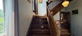 Stately Strip Home | Pets OK | Walk to Winery