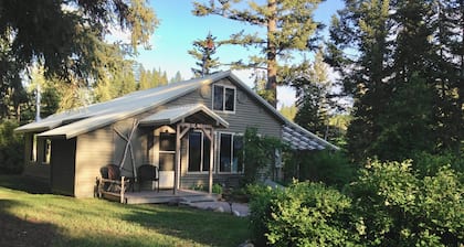 Abbot Creek -mökki, vain 10 minuutin päässä Glacierin kansallispuistosta!