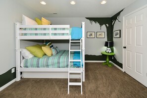 4 chambres, fer et planche à repasser, Wi-Fi, draps fournis