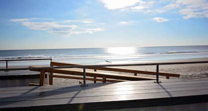 LOW LOW WINTER+SPRING WEEKENDS!! 5 Bedrooms/4.5 Baths! Pets OK!!! ELEVATOR!!
