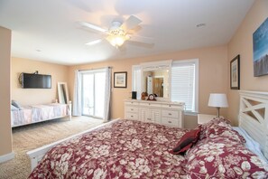 5 bedrooms, desk, iron/ironing board, free WiFi
