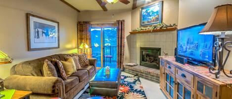 TV, fireplace