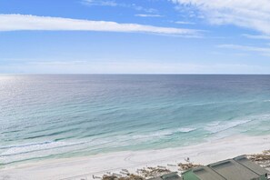 On the beach - Leeward Key 1203 2/2 Top Floor View for Miles, Beach Service, Renovated (Miramar Beach)