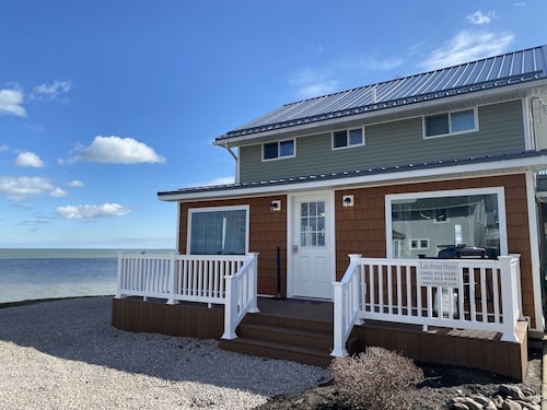 Lakefront Pet-Friendly Home by Winery & Beach