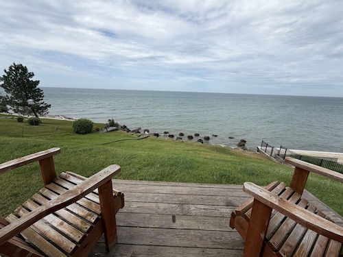 Lakefront Pet-Friendly Home by Winery & Beach