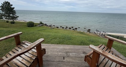 Lakefront Pet-Friendly Home by Winery & Beach
