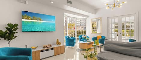 Smart TV, fireplace, DVD player