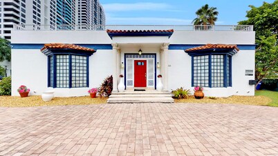 DIAMOND GREAT VILLA FOR LARGE GROUPS IN THE HEART OF SOUTH BEACH!