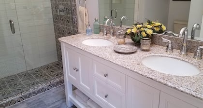 Desert Princess Luxury GOLF RESORT Condo!
