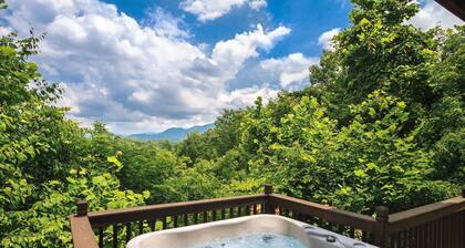 Romanttinen eristäytynyt mökki Mountain Views, Hot Tub & Wood takka!