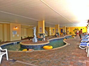 Piscine couverte, piscine extérieure