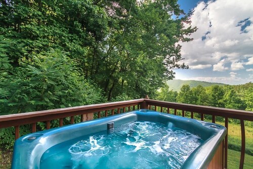 SPARROWS NEST!  COME ENJOY THE SERENITY & MOUNTAIN BEAUTY!