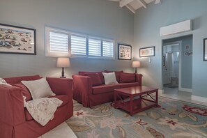 Smart TV - Light and bright beach retreat (Carlsbad)