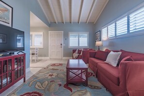 Smart TV - Light and bright beach retreat (Carlsbad)