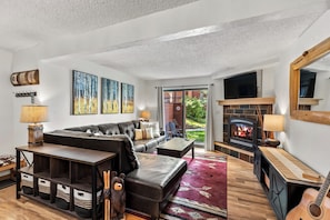 TV, fireplace