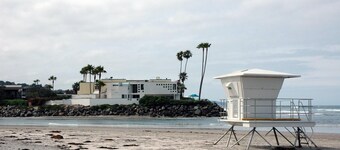 Walking distance to the beach! - Beach Dreams