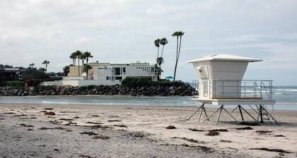 Walking distance to the beach! - Beach Dreams